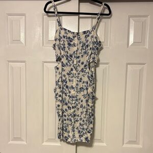 Idyllwind dress - White with blue flowers